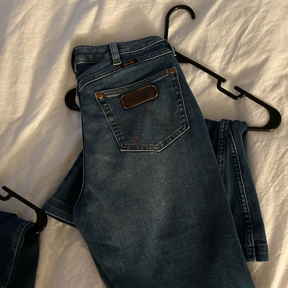 Women’s wrangler high rise trumpet flare jeans 28x36